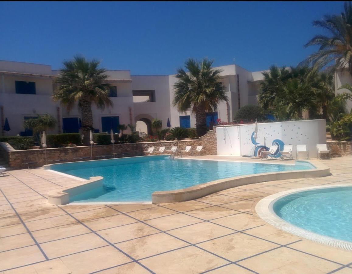 Resort Cala La Luna Фавиняна Екстериор снимка