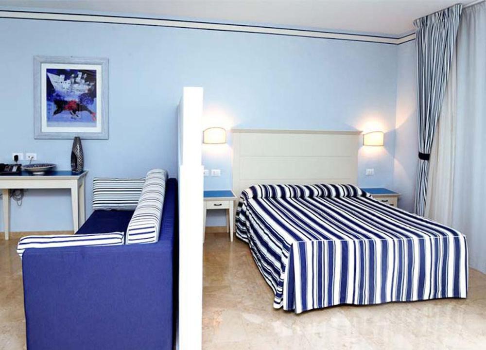 Resort Cala La Luna Фавиняна Екстериор снимка