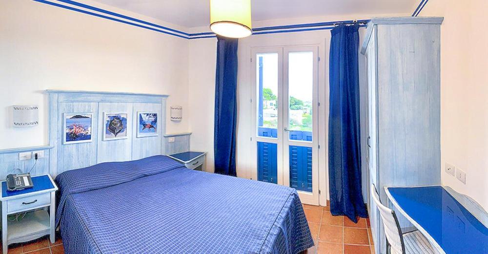 Resort Cala La Luna Фавиняна Екстериор снимка