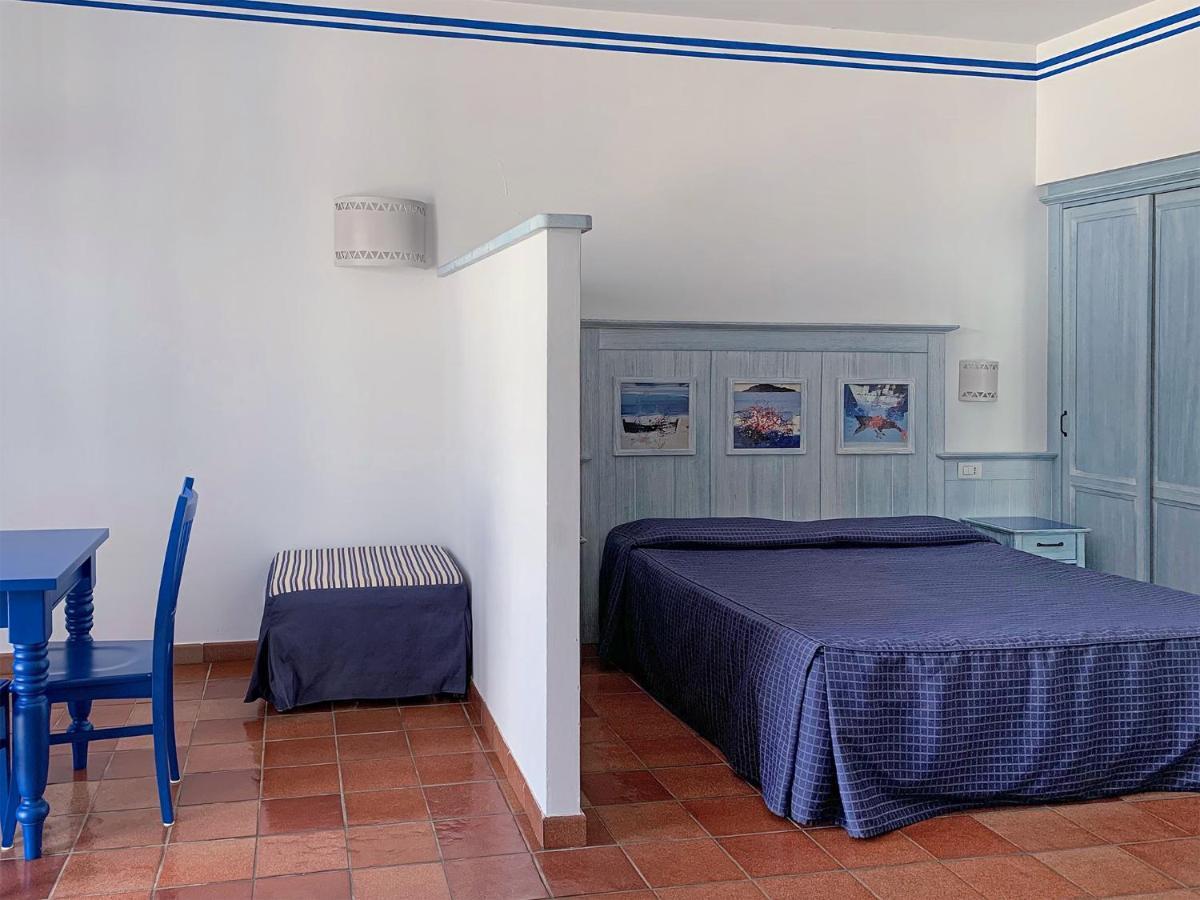 Resort Cala La Luna Фавиняна Екстериор снимка