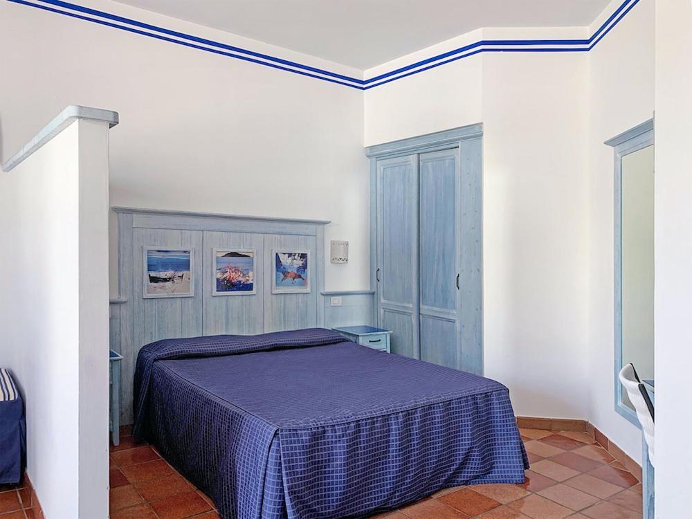 Resort Cala La Luna Фавиняна Екстериор снимка